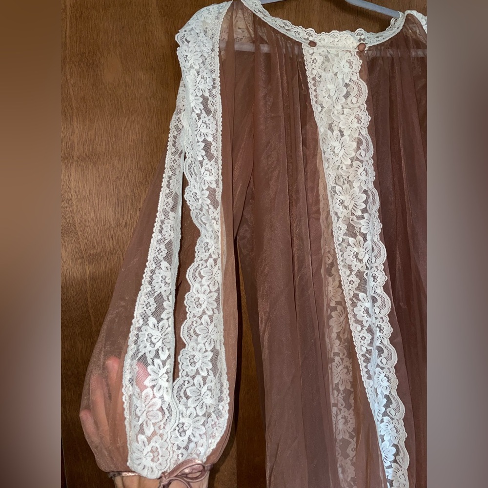Vintage Tosca Lingerie Robe Maxi Sheer Tan/nude, cream Lace long sleeve Sz M - Picture 8 of 8